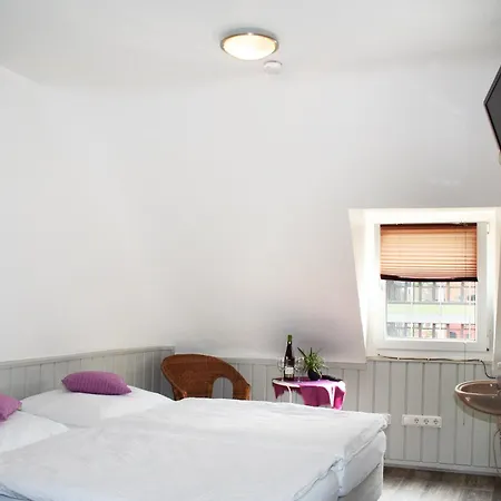 ホテル クレンクス アム バンホフ 3*